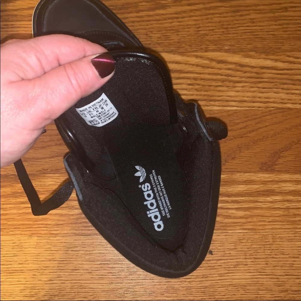 ❌SOLD❌Adidas men sneakers - Picture 7 of 9